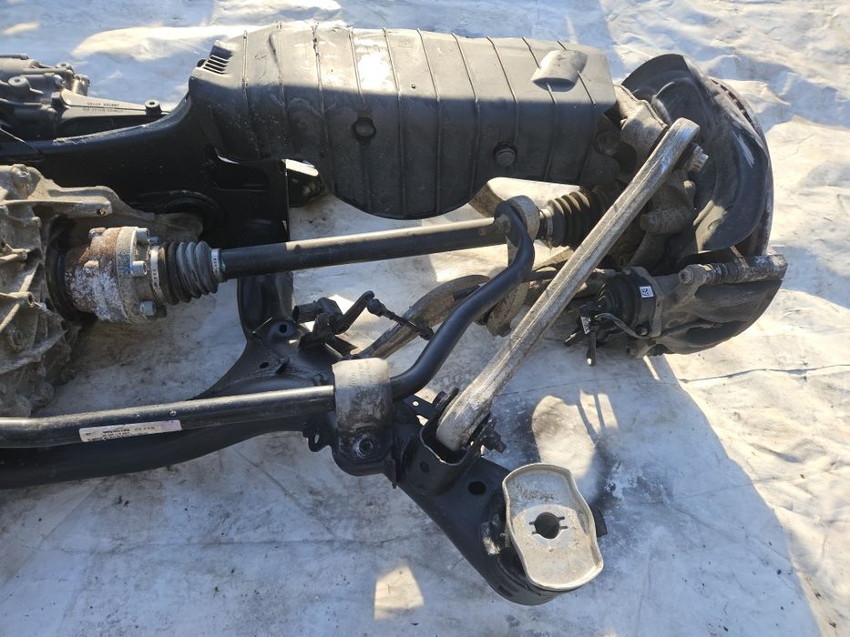 Задня підрулююча рейка 4M0501055AB Audi Q7 4M Q8 підрамник балка цапфи
