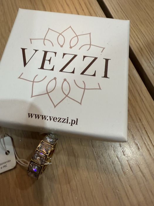 Poerscionek Vezzi rozmiar 9