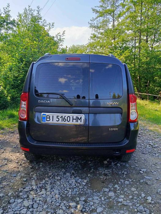 Автомобіль dacia logan