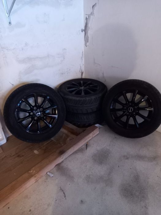 4 pneus com jantes 215/ 60R 16