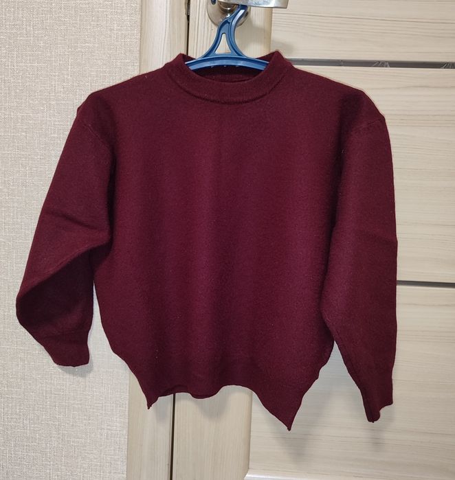 самовивіз віддам светр 100 вовна зріст 134.140