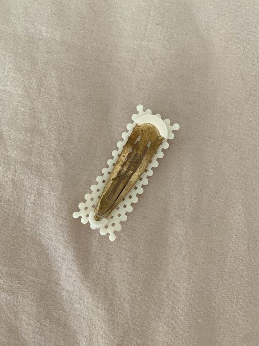 Duża perłowa spinka do włosów aesthetic parisian