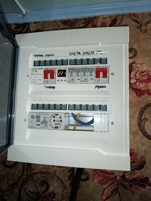 Підключення гібридного  інвертора станції ДБЖ генератора Електрик АВР