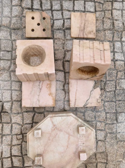 Floreiras Fúnebres em Mármore Rosa Anos 60