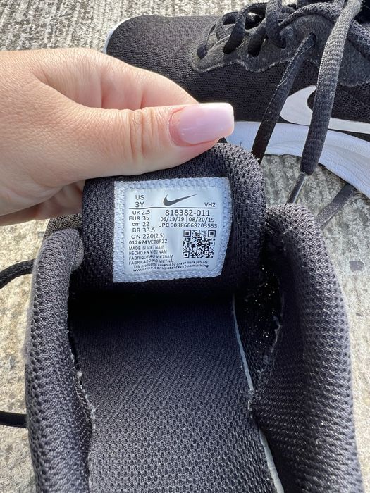 Продам жіночі кросівки Nike