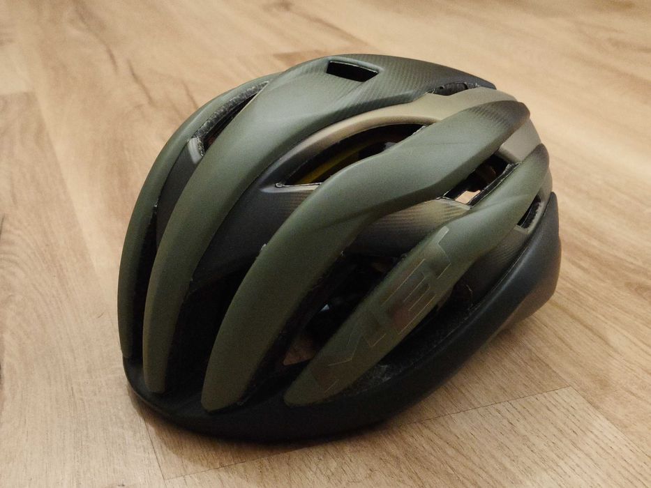 Capacete MET Trenta MIPS "NOVO"