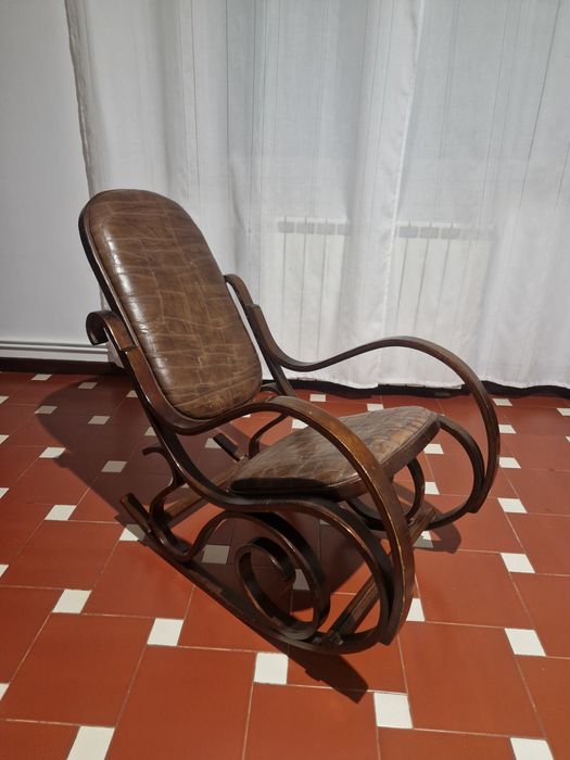 Cadeira baloiço pele