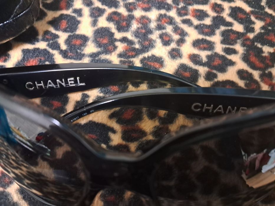 Сонцезахисні оригінальні окуляри CHANEL