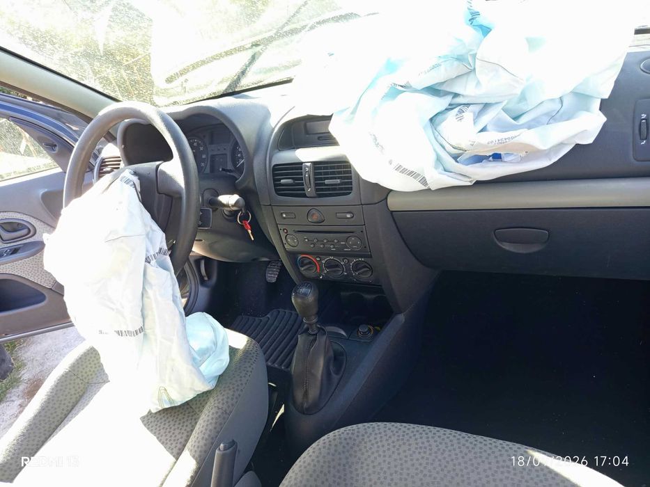 Para peças Renault Clio 1.4 16V ano 2005
