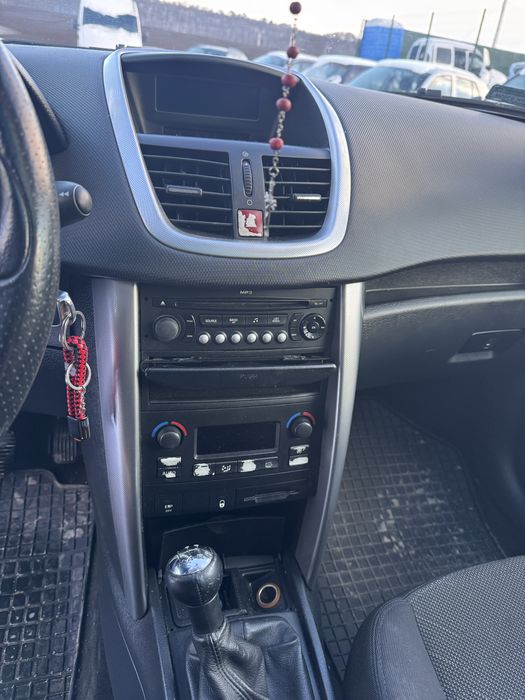 Peogeot 207 sw пежо 207