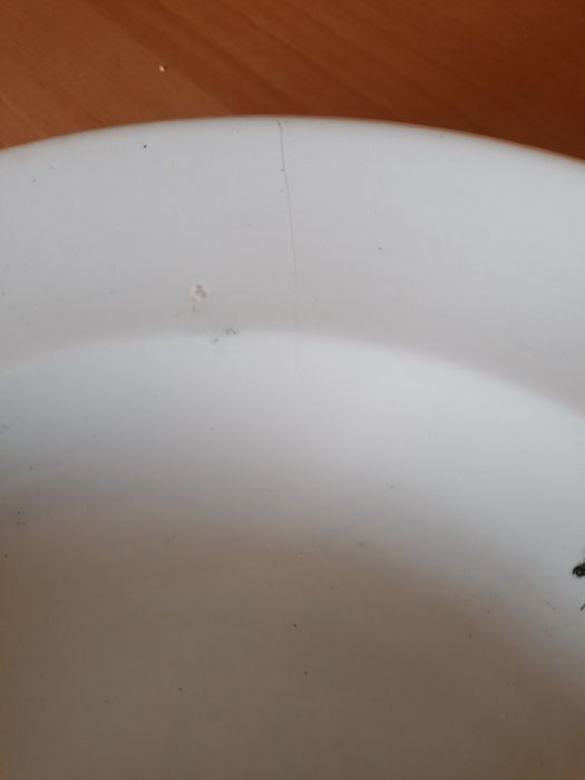 Prato de servir em faiança de Sacavém