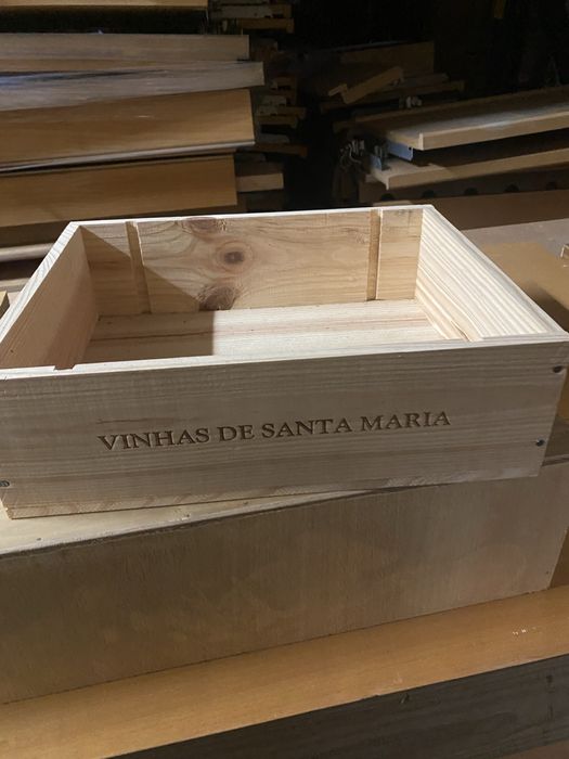 Caixas de Vinho  madeira varios tamanho