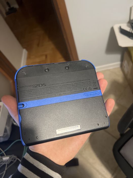 Nintendo 2DS + 2 gry