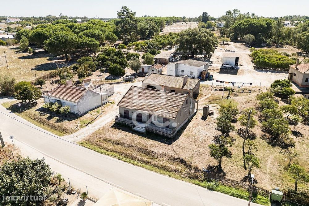 Moradia T3 Isolada inserida num lote de 720 m² em Vendas Novas, Évora