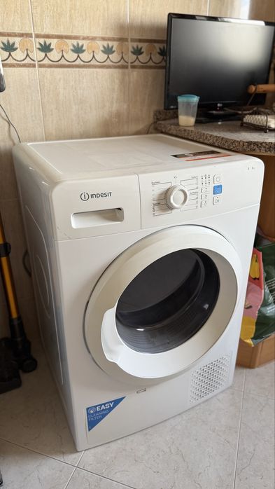Máquina de secar roupa Indesit YT CM08 8B EU – 8 kg