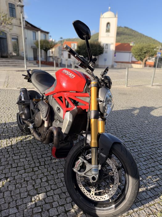 Ducati Monster 1200S
