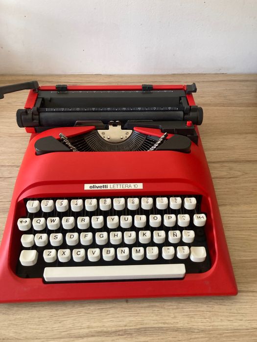 Máquina de escrever **  Olivetti 10
