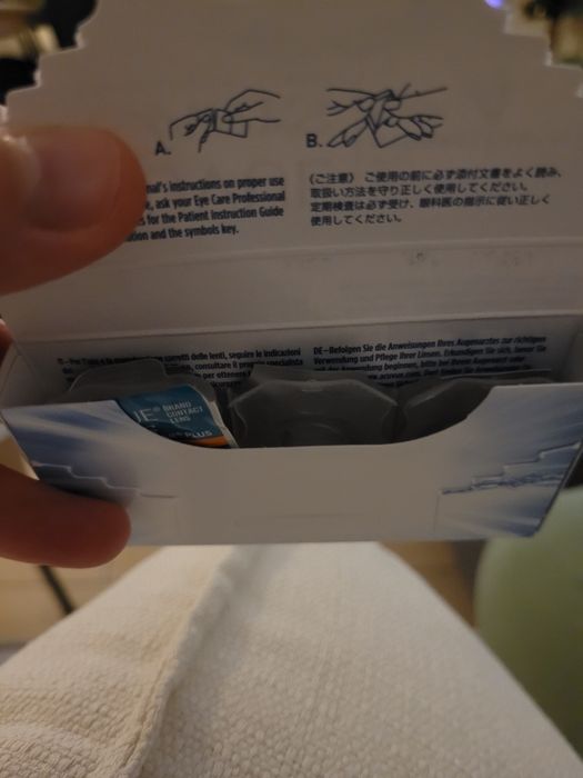 Soczewki kontaktowe ACUVUE Oasis -1.75. Toryczne