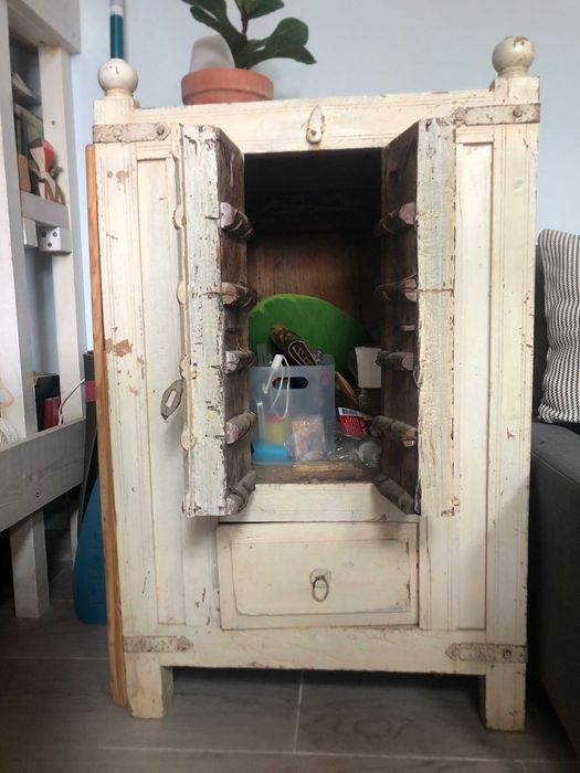 Móveis indianos antigos (início de 1900) esculpidos à mão