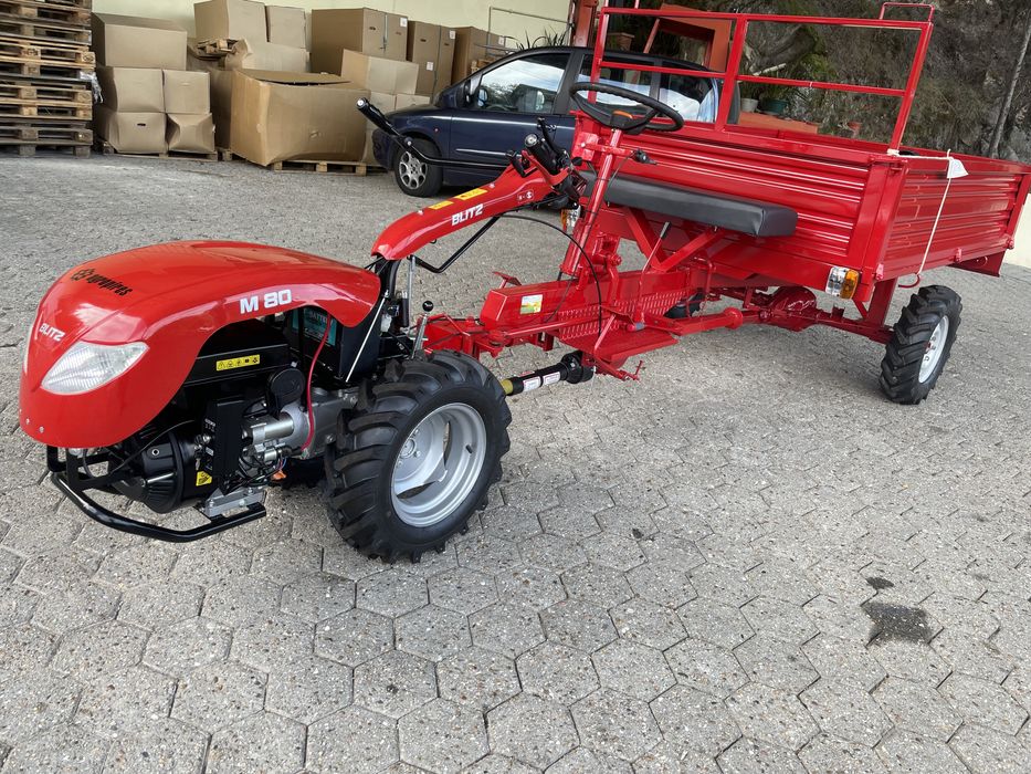 Motocultivador com atrelado com tração