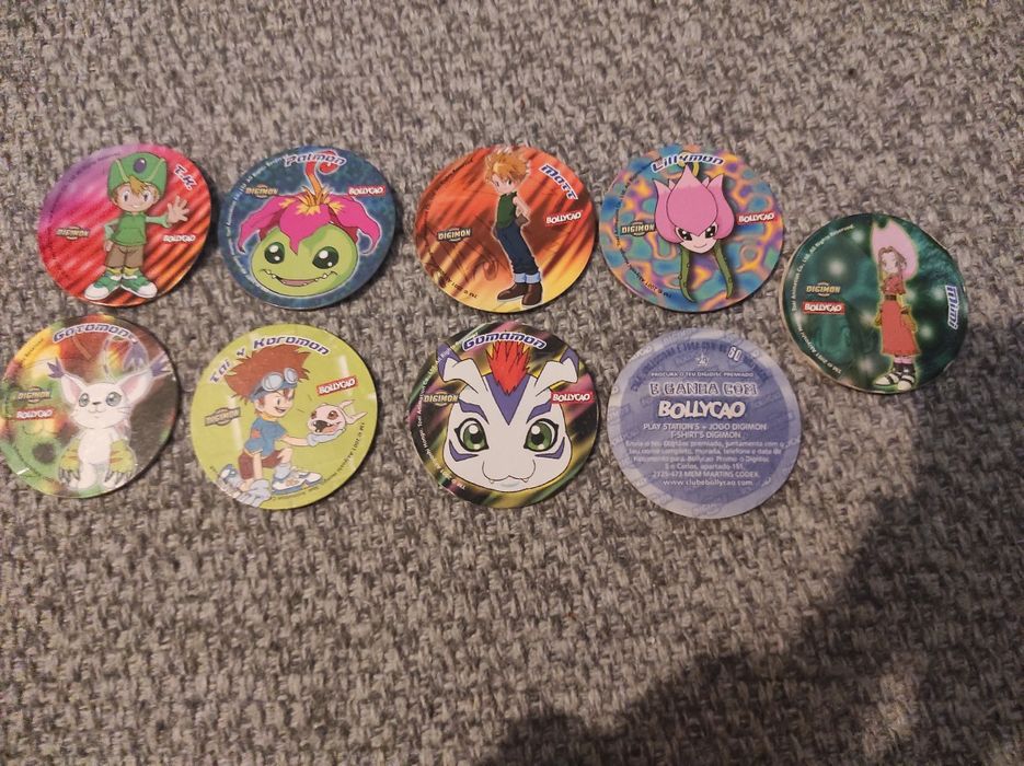Digimon vários, tázos, autocolantes...