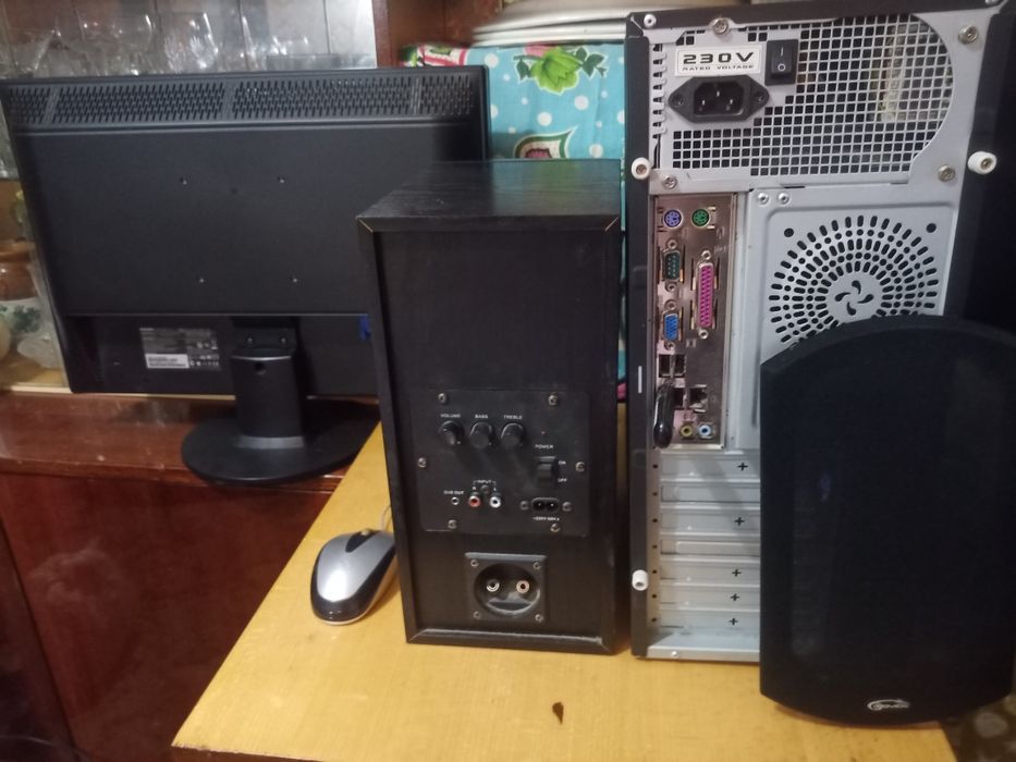 Компьютер настольный (в сборе)