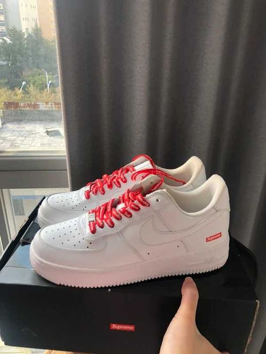 Buty sportowe męskie Nike Air Force 1 07 Supreme białe.40.5