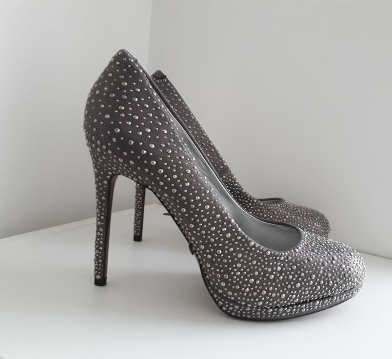 Szpilki czółenka buty srebrne kryształki ćwieki cyrkonie 40 Blink cudo