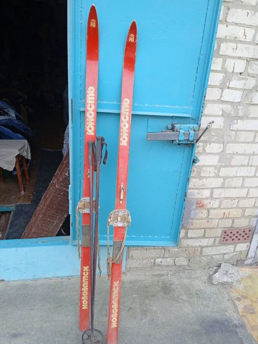 Продам лыжи б/у рабочие