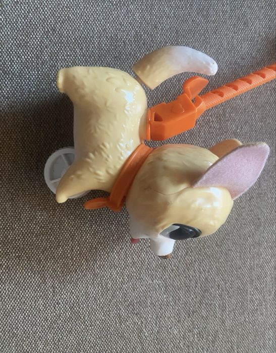 интерактивный щенок на поводке  FurReal Friends из серии Poopalots Lil Wags