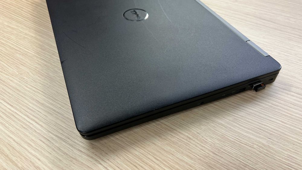 Dell Precision 3510 16GB/256gb SSD M2/i5-6440HQ Full HD, ATI FirePro