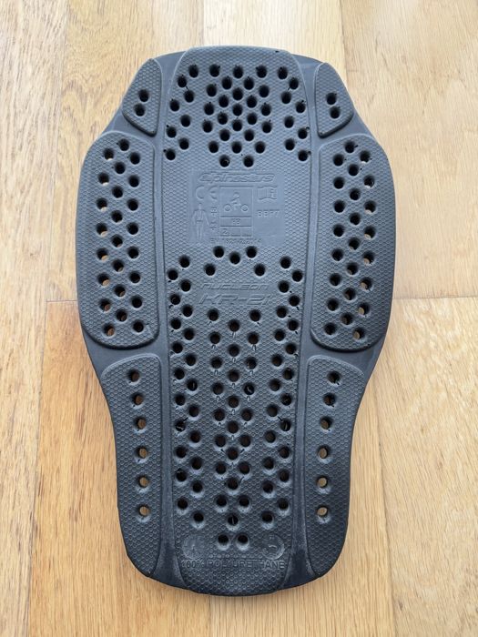 Alpinestars protecçao costas blusao mota