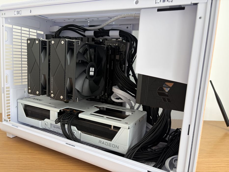 PC Gaming/Trabalho  - Ryzen 7 9800X3D / RX 9070 XT / 32 GB / 1TB
