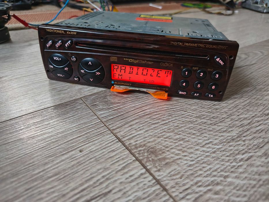 Radio samochodowe Blaupunkt Modena RD 148 W drewno do Mercedes-Benz W124