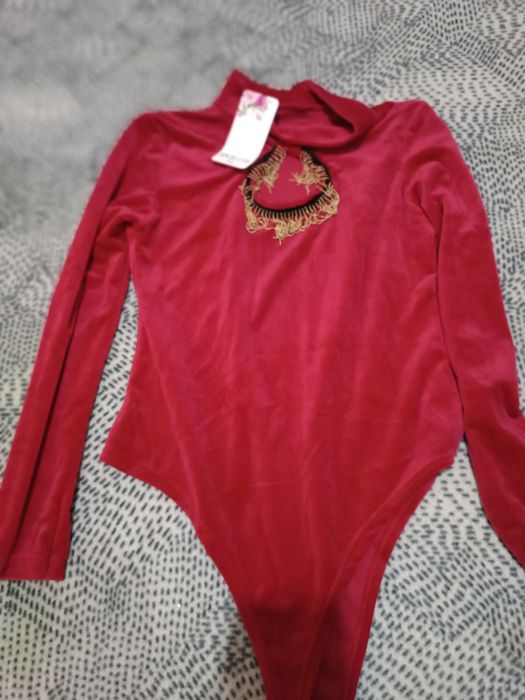 Roupa de Senhora calças, body, casaco, colete e saias