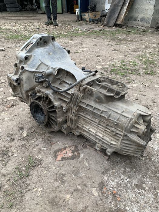 Кпп з Ауді А6С4 ( 100)  1996 року 2,3 бензин