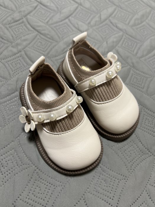Туфельки для дівчинки