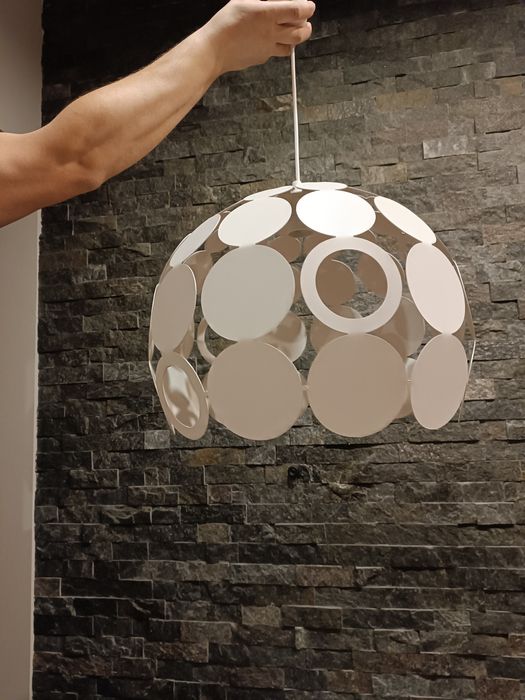Lampa wisząca biała kula Castorama
