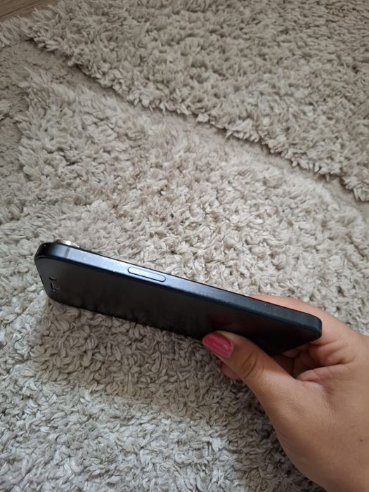 iphone 15 -ecra partido