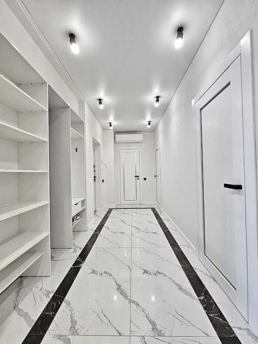 3 кімнатна квартира в ЖК "Лебединий" 1 хв від метро