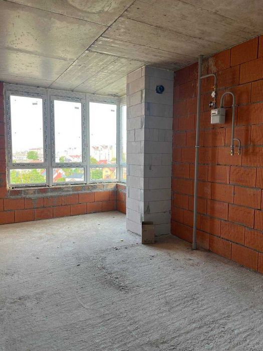 Продається 2 кім квартира в центральній частині міста .
