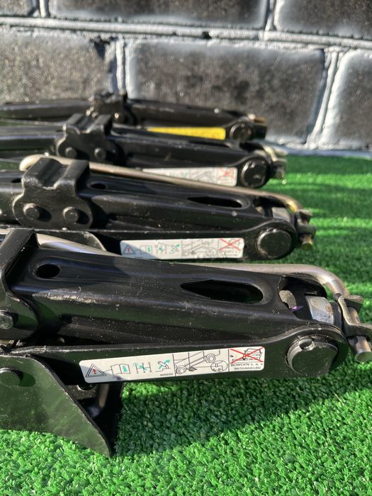 Домкрат Пежо Ситроен Пежо 3008 5008 308 407 Ситроен С1 С3 С4 Берлинго