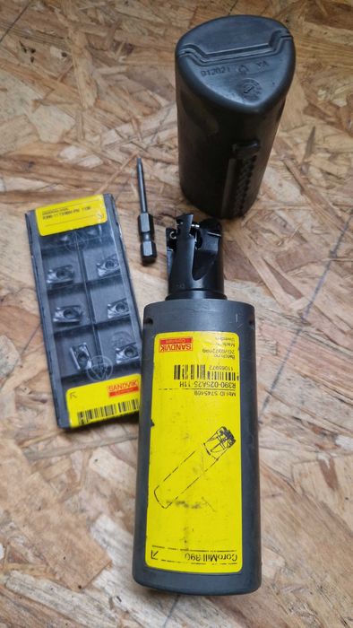 Sandvik FI 25mm Głowica Frezerska ZESTAW Z Płytkami i kluczem NOWA ORYGINALNA