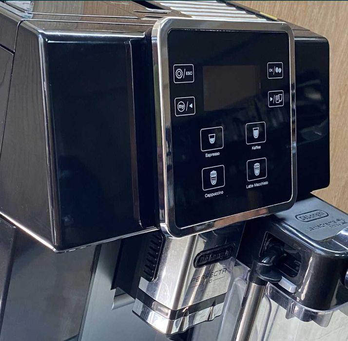 Кавомашина DeLonghi ESAM 420.40 B Perfecta Evo Макіято Латте Капучіно