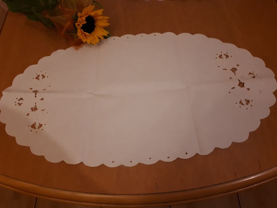 Serwetki na stół lub ławę wielkość 68×38cm