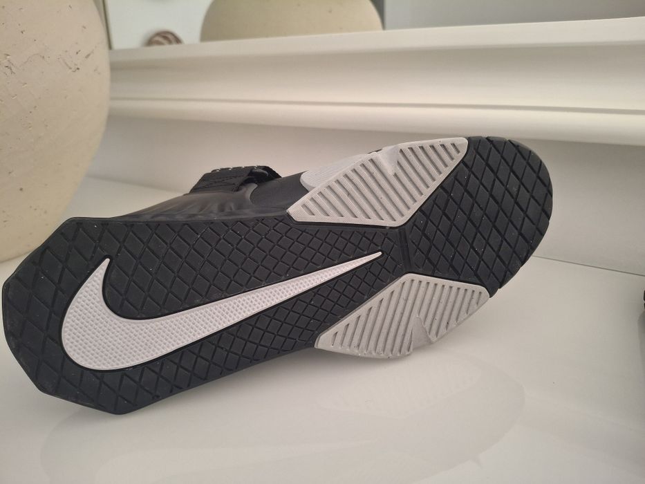 Nike Savaleos (halterofilismo)