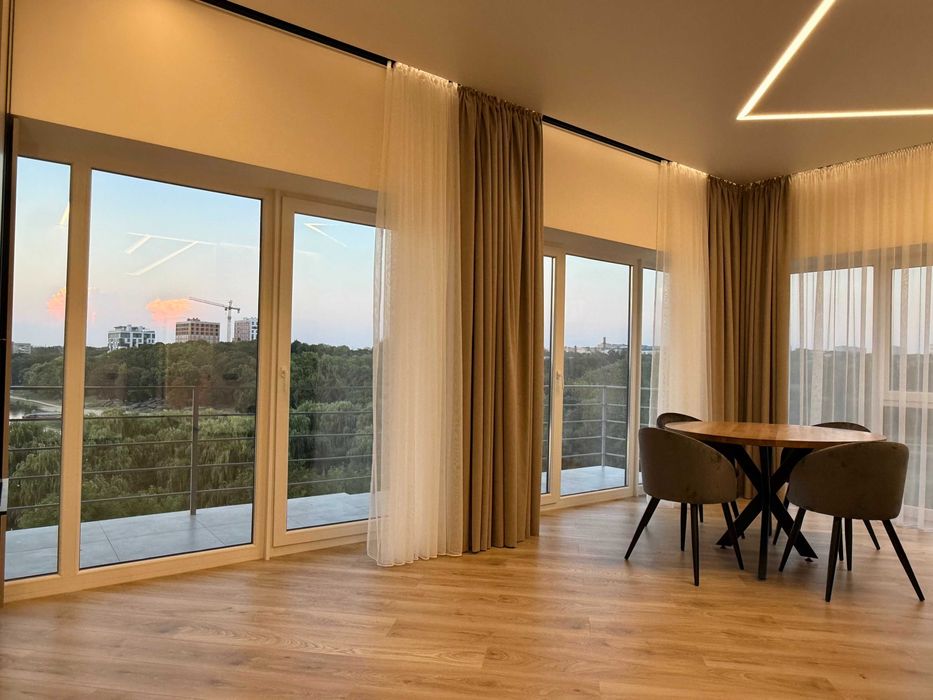 % Квартира з ремонтом та прямим видом на озеро | ЖК Panorama de Luxe