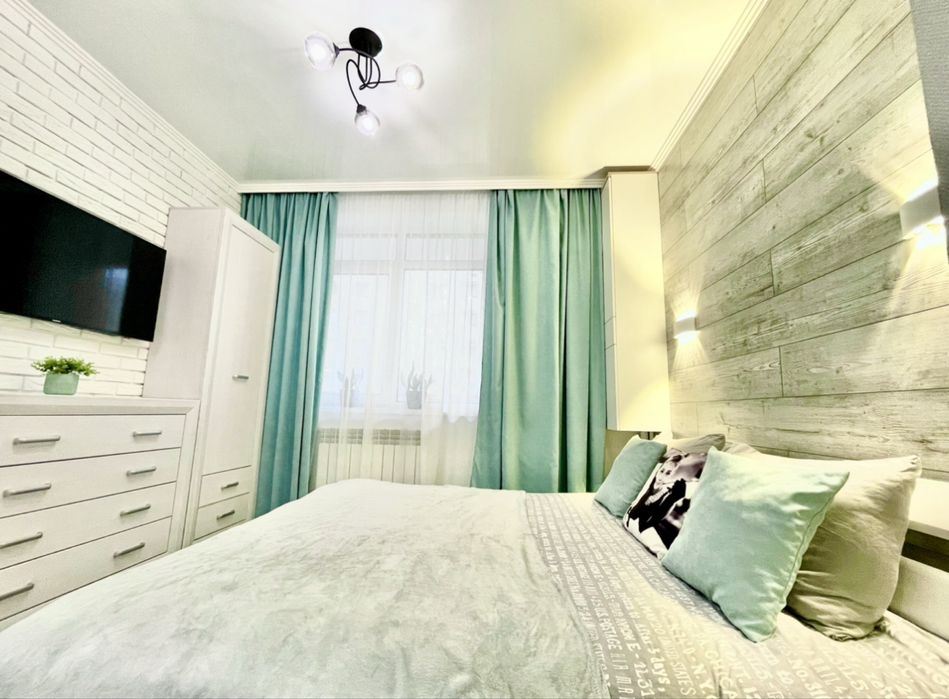 Студія Тіффані Річ Таун  1 поверх