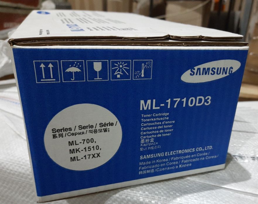 Новый оригинальный тонер картридж Samsung ML-1710D3