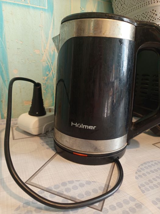 Електрочайник Holmer